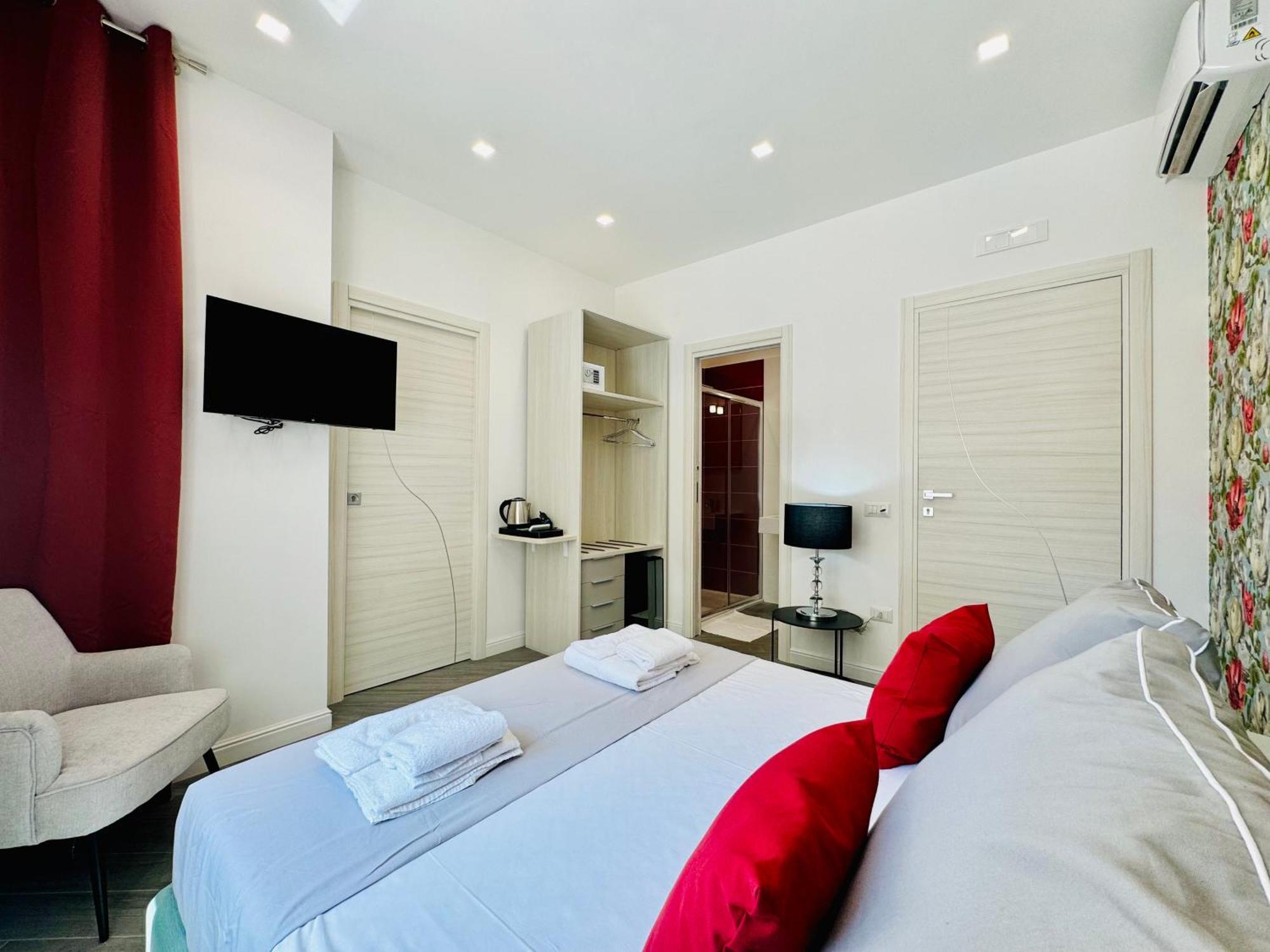 Yourhome - Santa Lucia Rooms Sorrento Ngoại thất bức ảnh