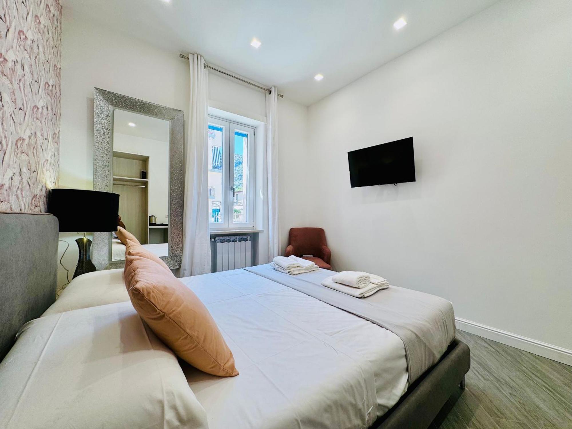 Yourhome - Santa Lucia Rooms Sorrento Ngoại thất bức ảnh