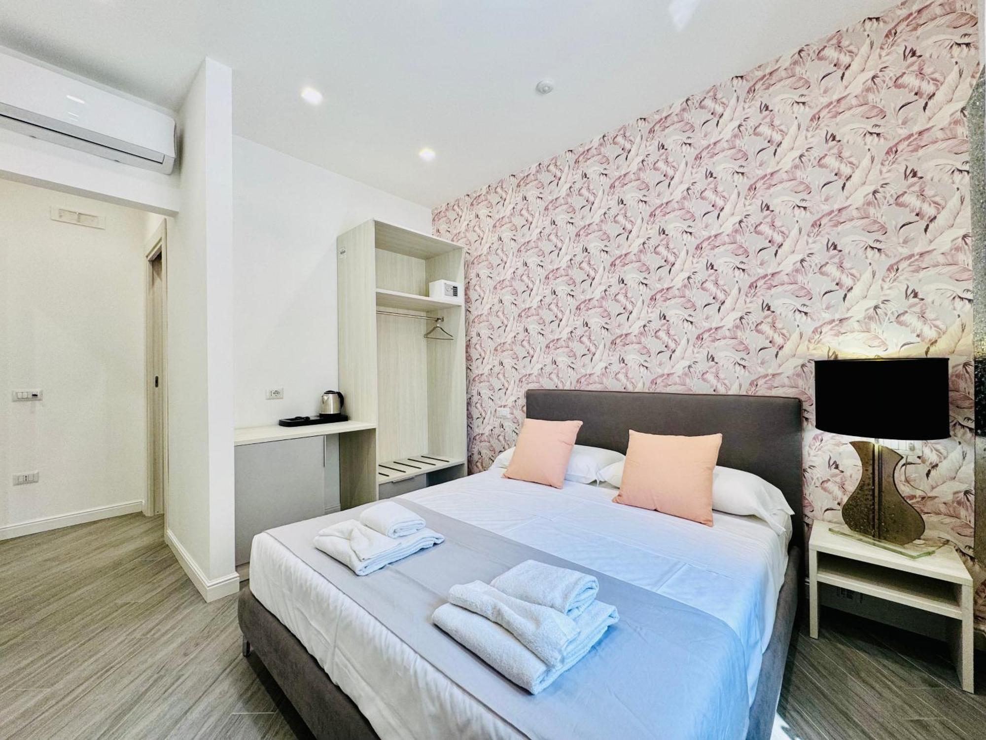 Yourhome - Santa Lucia Rooms Sorrento Ngoại thất bức ảnh